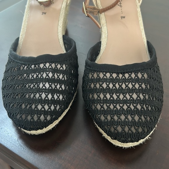 In Every Story Penningtons Wide Wedge Shoes Lace Mesh Toe Size 9 W - Picture 6 of 15